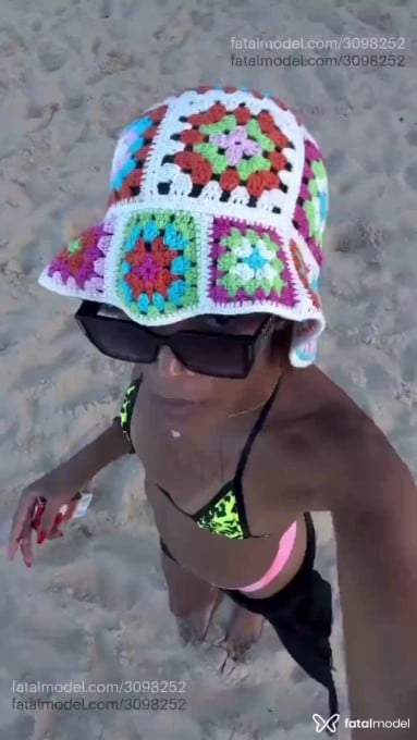 Acompanhante mulher trans com cabelo castanho de olhos castanhos em Rio de Janeiro - Maitê Phelippa