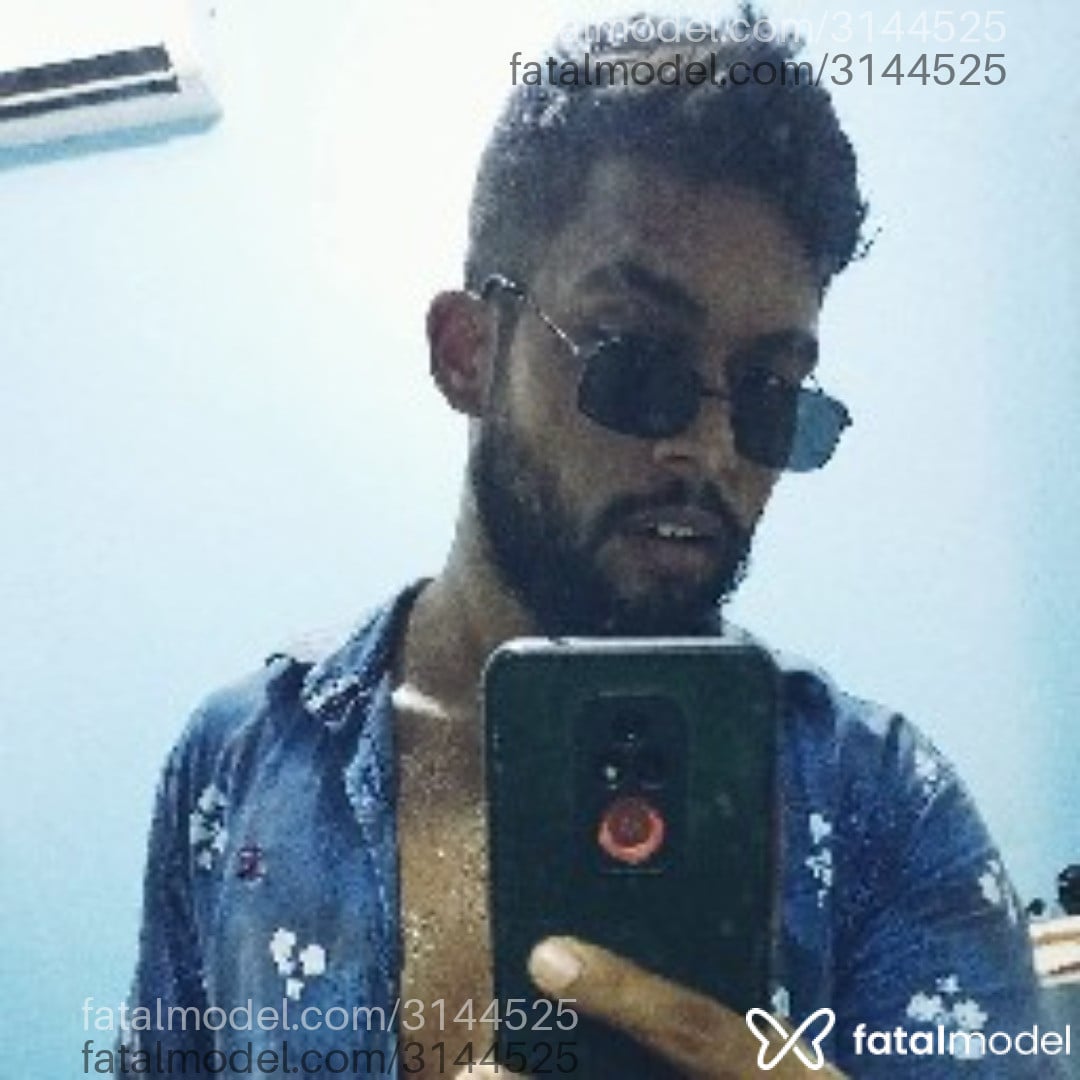 Acompanhante homem morena (o) de olhos castanhos em Porto Velho - Tuezinho