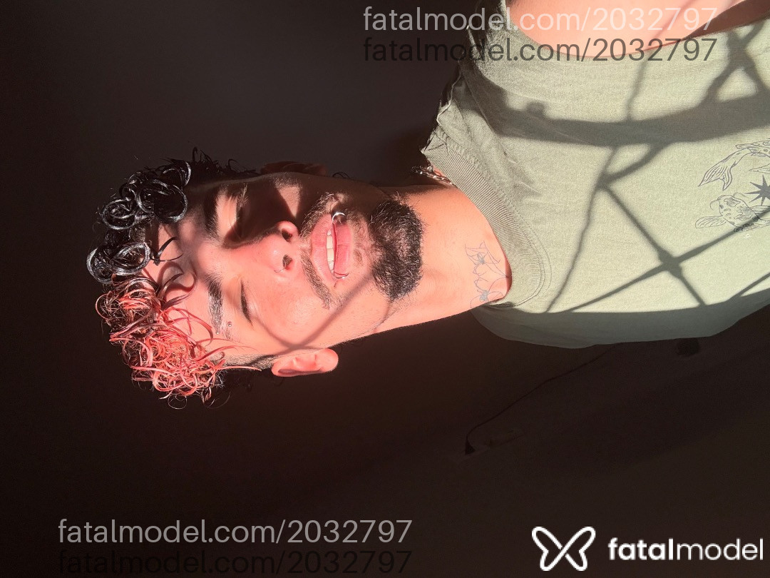 Acompanhante homem com cabelo castanho de olhos castanhos em Bady Bassitt - Heriell
