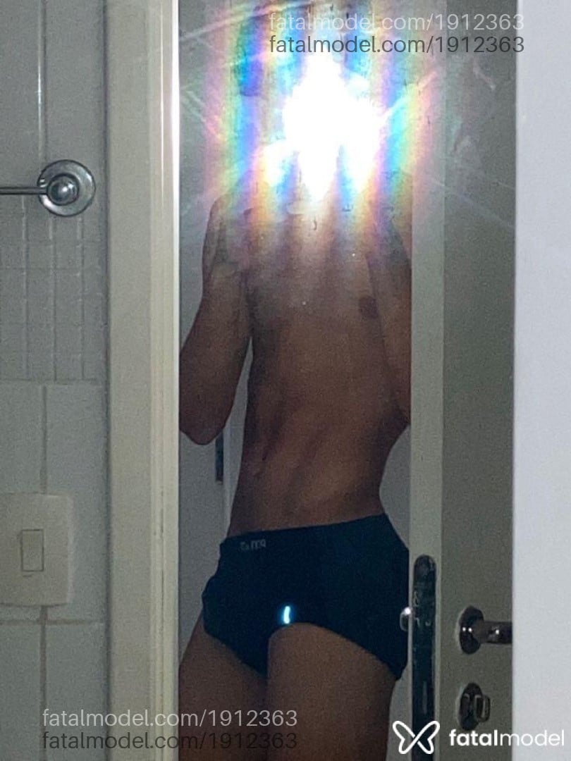 Acompanhante homem com cabelo castanho de olhos pretos em Araçatuba Acompanhante homem com cabelo castanho de olhos pretos em Araçatuba - Luan Henrique