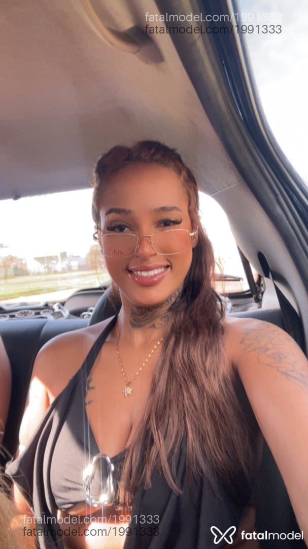 Acompanhante mulher com cabelo castanho de olhos castanhos em Guarantã do Norte Acompanhante mulher com cabelo castanho de olhos castanhos em Guarantã do Norte - Sofia Castro