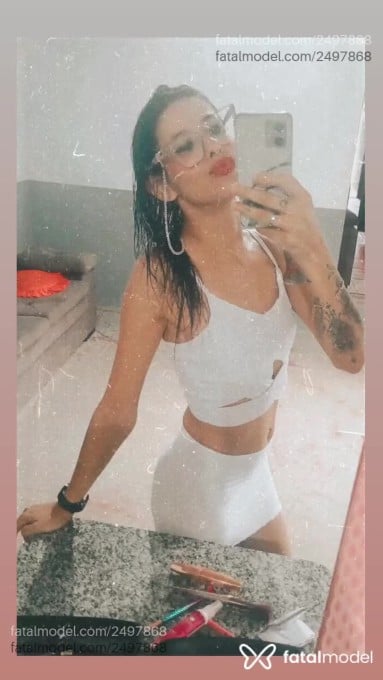 Acompanhante mulher morena (o) de olhos castanhos - Monique Acompanhante mulher morena (o) de olhos castanhos - Monique