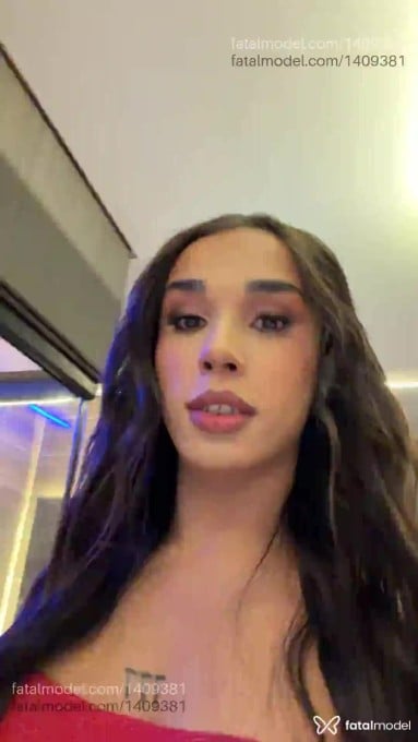 Acompanhante mulher trans com cabelo castanho de olhos castanhos em São Paulo - Lanah Frias