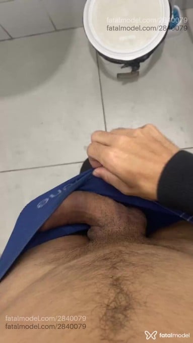 Acompanhante homem morena (o) de olhos castanhos em Virtual - Victor