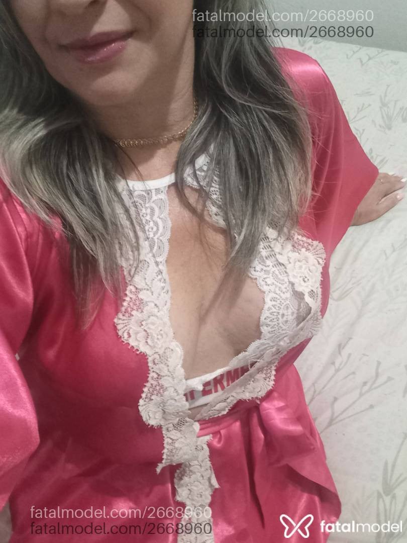Acompanhante mulher loira (o) de olhos castanhos em Virtual - Paola