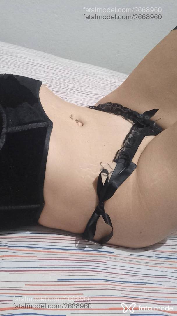 Acompanhante mulher loira (o) de olhos castanhos em Virtual - Paola