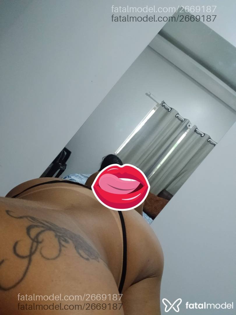 Acompanhante mulher morena (o) de olhos castanhos - Amora