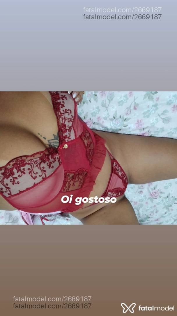 Acompanhante mulher morena (o) de olhos castanhos - Amora