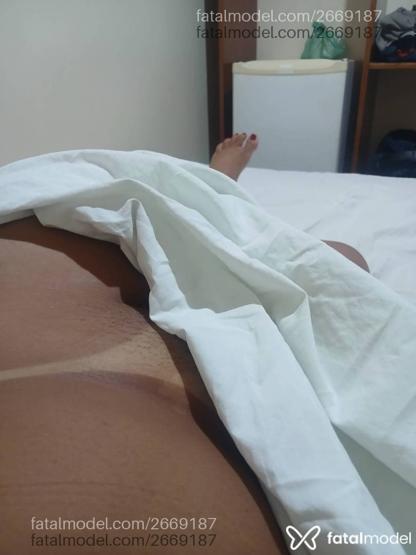 Acompanhante mulher morena (o) de olhos castanhos - Amora