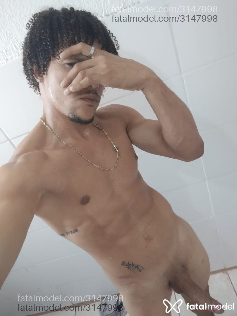 Acompanhante homem com cabelo castanho de olhos pretos em Itaboraí - Xavier