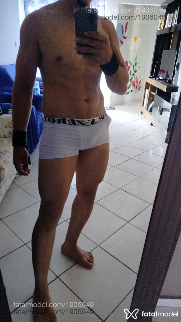 Acompanhante homem com cabelo castanho de olhos pretos em Goiânia - Pedrim