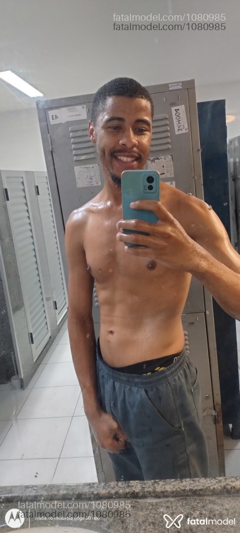 Acompanhante homem com cabelo castanho de olhos castanhos em Rio de Janeiro - LoboRJ