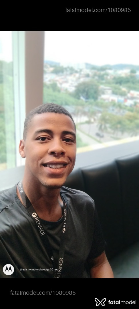 Acompanhante homem com cabelo castanho de olhos castanhos em Rio de Janeiro - LoboRJ