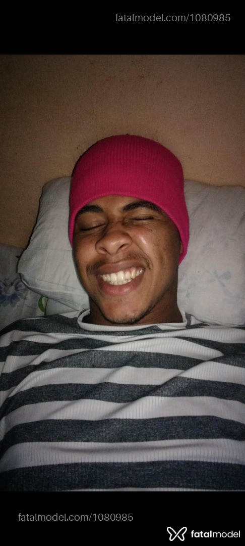 Acompanhante homem com cabelo castanho de olhos castanhos em Rio de Janeiro - LoboRJ