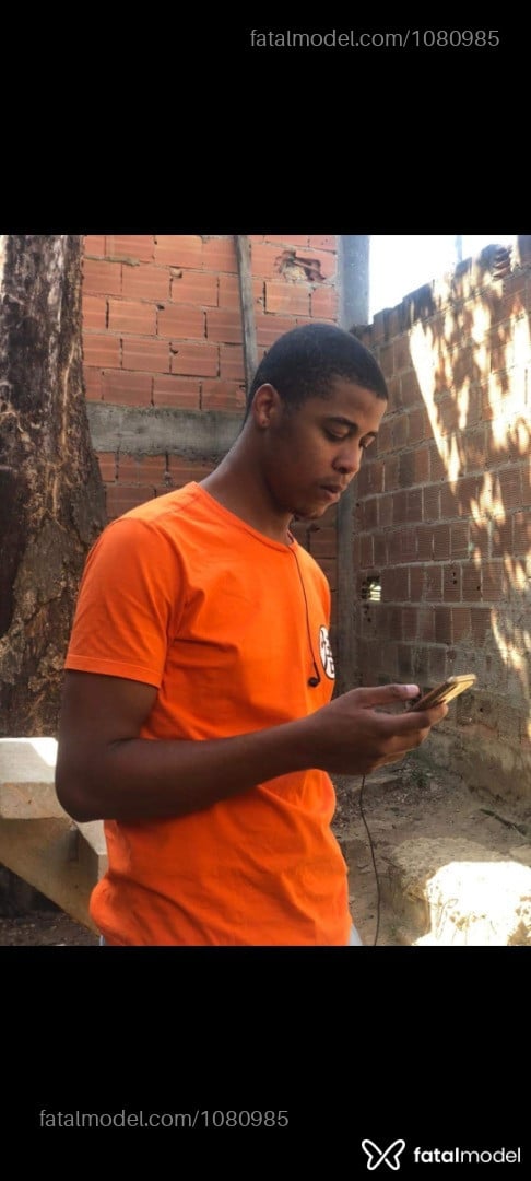 Acompanhante homem com cabelo castanho de olhos castanhos em Rio de Janeiro - LoboRJ