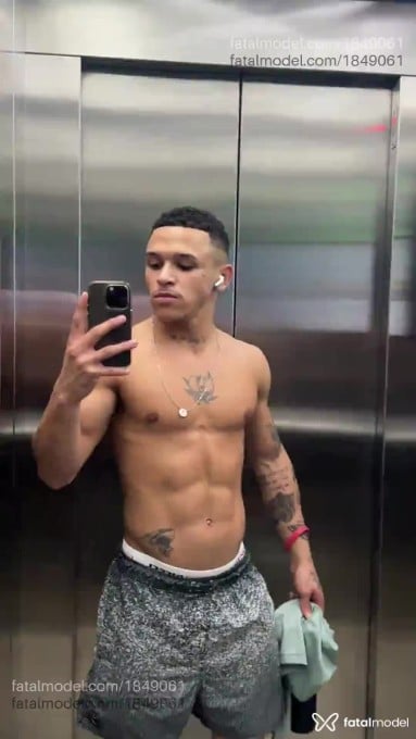 Acompanhante homem morena (o) de olhos pretos em São Paulo - Caio