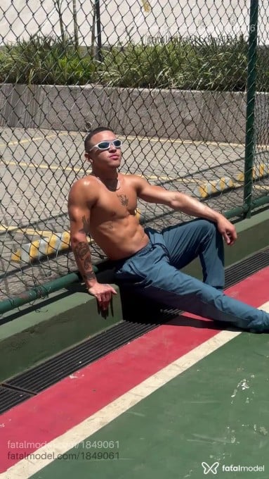 Acompanhante homem morena (o) de olhos pretos em São Paulo - Caio