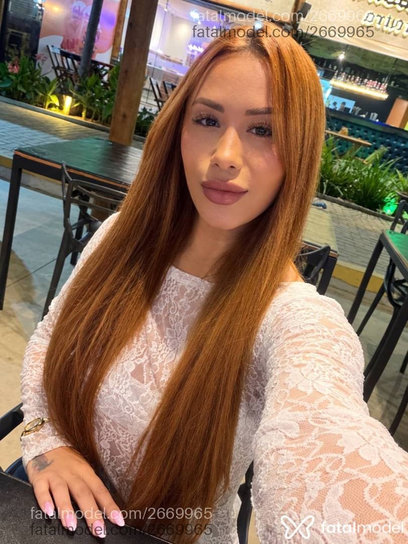 Acompanhante mulher ruiva (o) de olhos castanhos - Virgínia