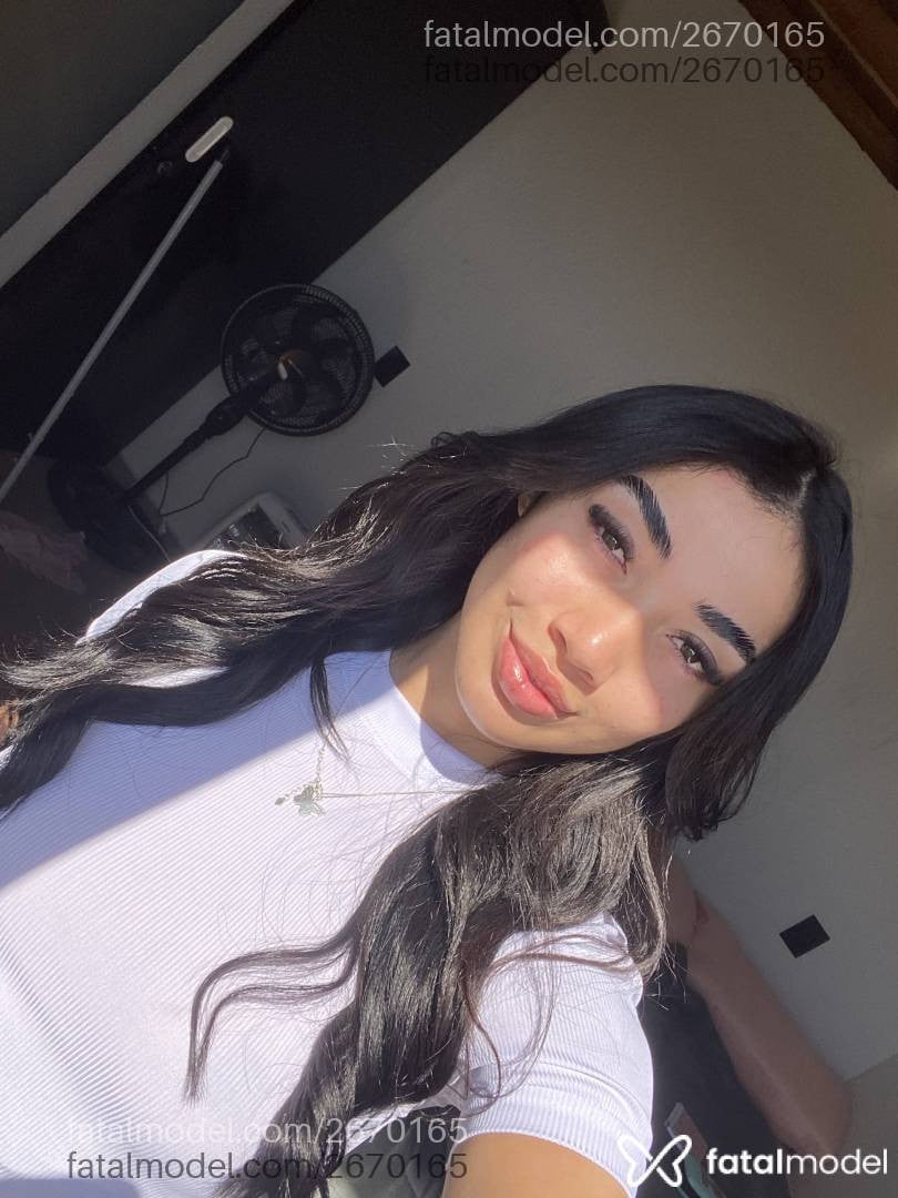Acompanhante mulher morena (o) de olhos castanhos - Bruna Cavalcante