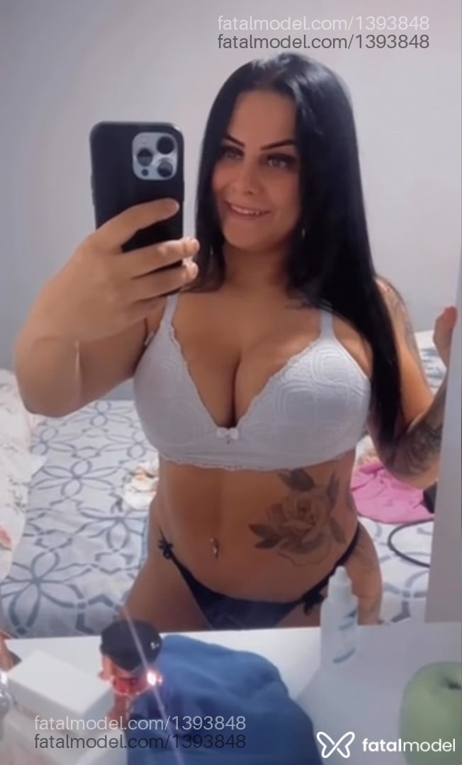 Acompanhante mulher morena (o) de olhos verdes - Lara Bittench