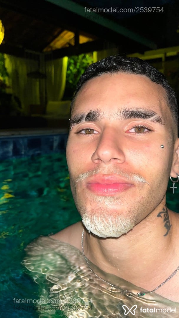 Acompanhante homem morena (o) de olhos mel em São Paulo - Luccas