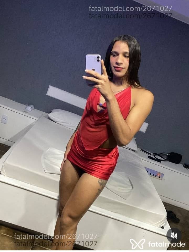 Acompanhante homem trans com cabelo castanho de olhos castanhos - Kailayne