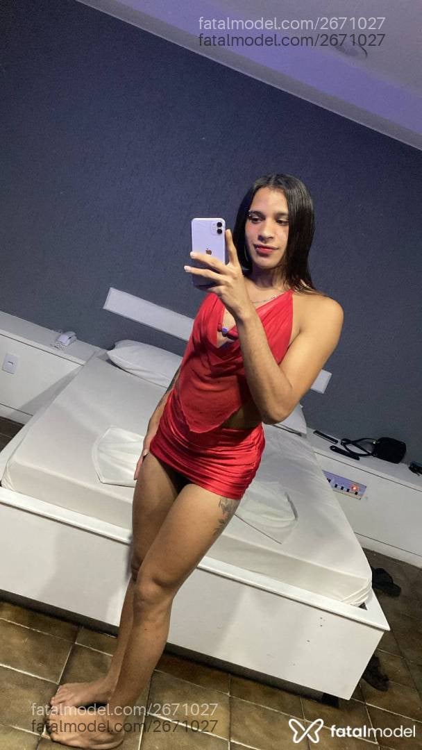 Acompanhante homem trans com cabelo castanho de olhos castanhos - Kailayne