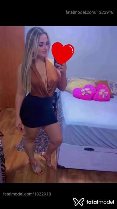 Acompanhante mulher loira (o) de olhos mel - Caroline Bittencou
