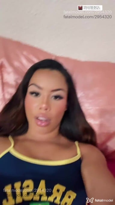 Acompanhante mulher morena (o) de olhos castanhos - Michelly