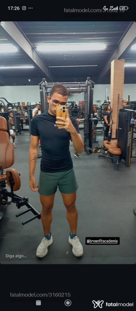 Acompanhante homem morena (o) de olhos castanhos em Rio de Janeiro - Alexis