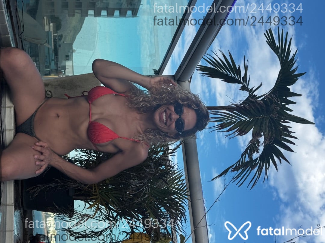 Acompanhante mulher loira (o) de olhos castanhos em Virtual - Camila