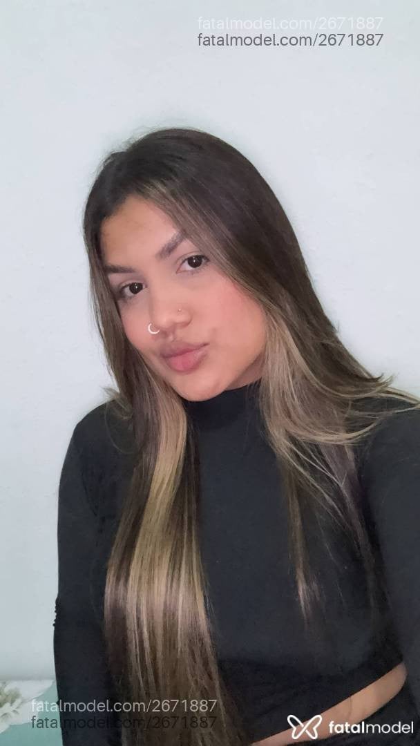 Acompanhante mulher morena (o) de olhos castanhos - Emily Sthepany