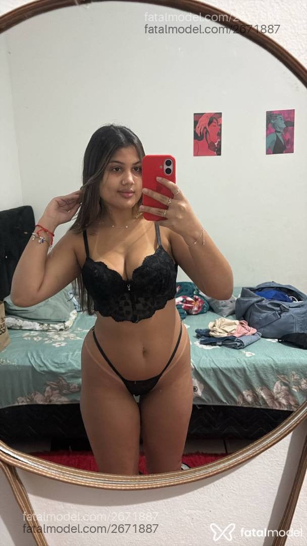 Acompanhante mulher morena (o) de olhos castanhos - Emily Sthepany