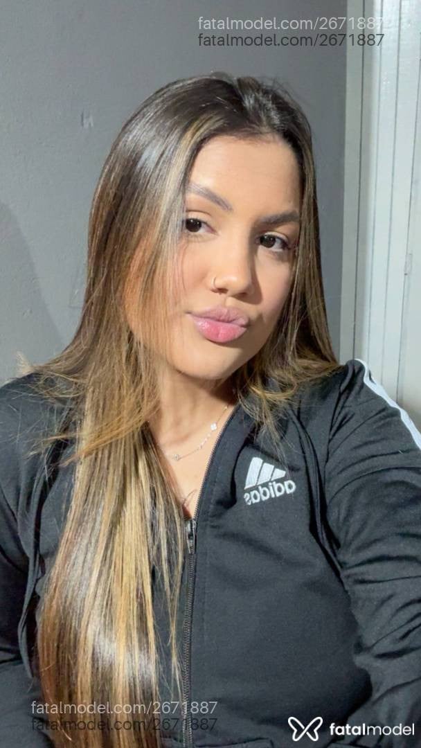 Acompanhante mulher morena (o) de olhos castanhos - Emily Sthepany