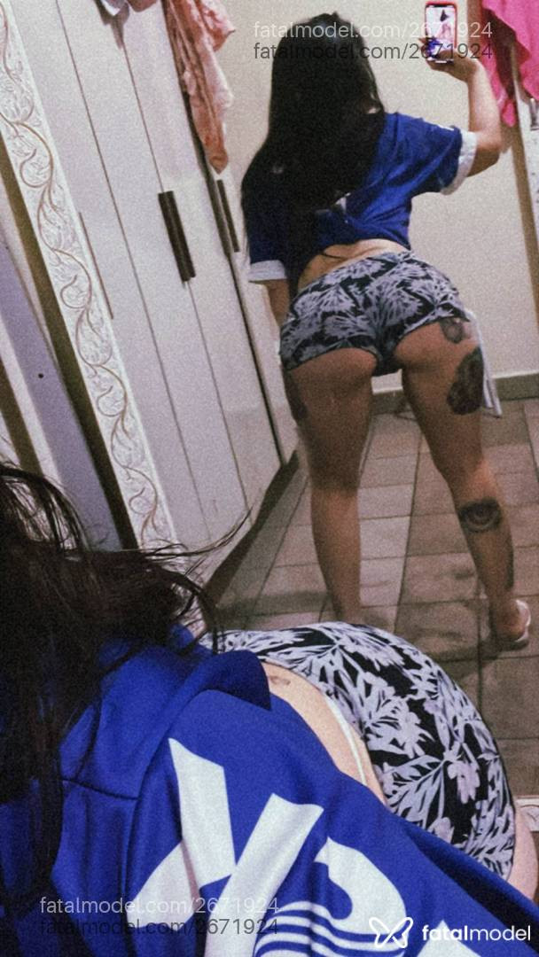 Acompanhante mulher com cabelo castanho de olhos castanhos - Luiza Borges Acompanhante mulher com cabelo castanho de olhos castanhos - Luiza Borges