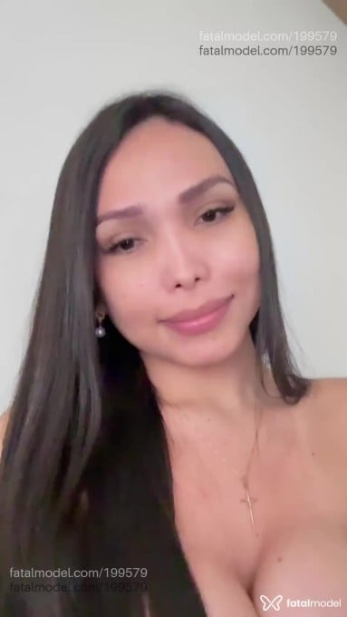 Acompanhante mulher trans com cabelo castanho de olhos castanhos em São Paulo - Bella Vitoria