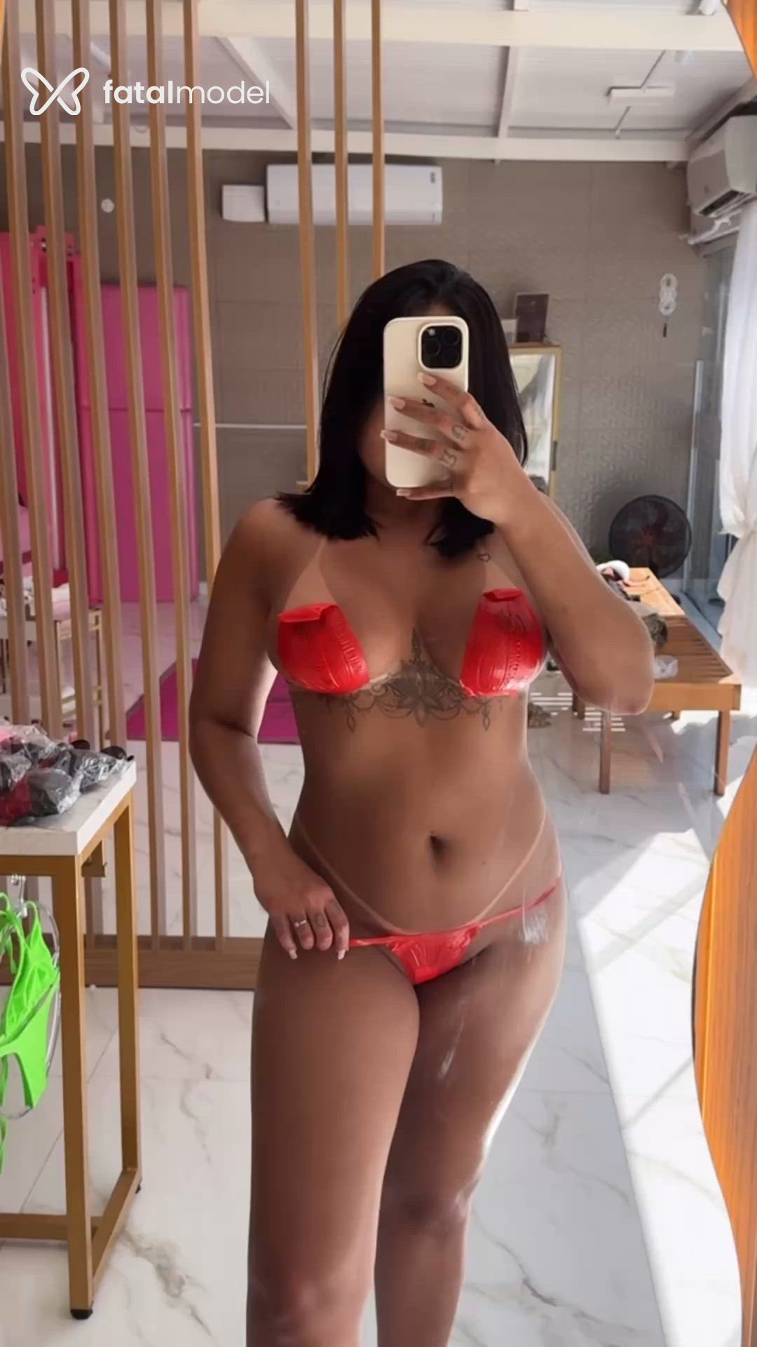 Acompanhante mulher morena (o) de olhos castanhos - Yasmim Lins Acompanhante mulher morena (o) de olhos castanhos - Yasmim Lins