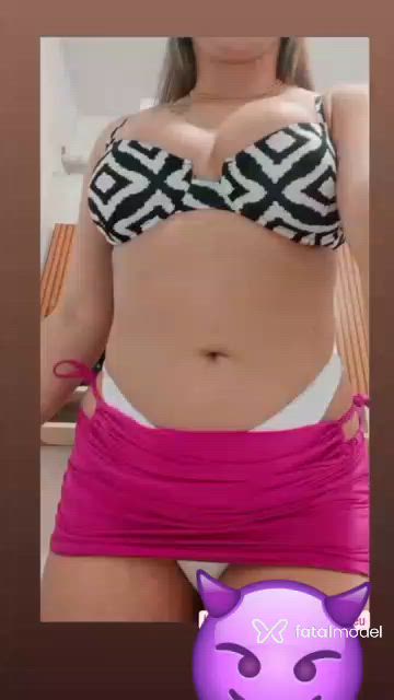 Acompanhante mulher com cabelo castanho de olhos mel - Heloísa
