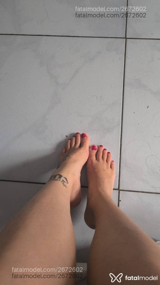 Acompanhante mulher com cabelo castanho de olhos mel - Heloísa