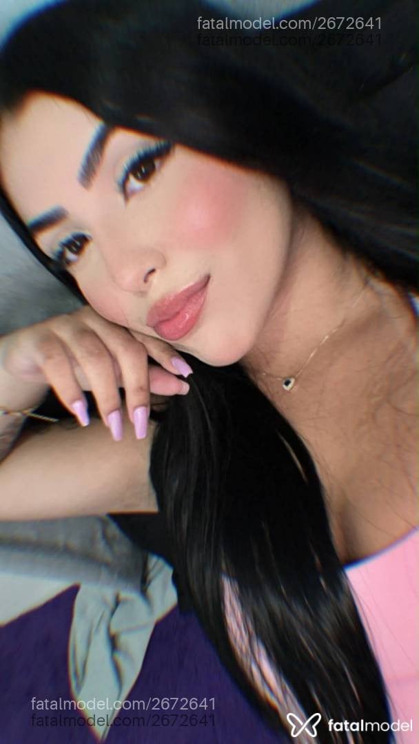 Acompanhante mulher morena (o) de olhos castanhos - Pérola