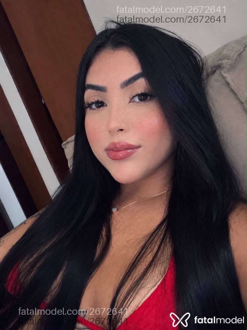 Acompanhante mulher morena (o) de olhos castanhos - Pérola