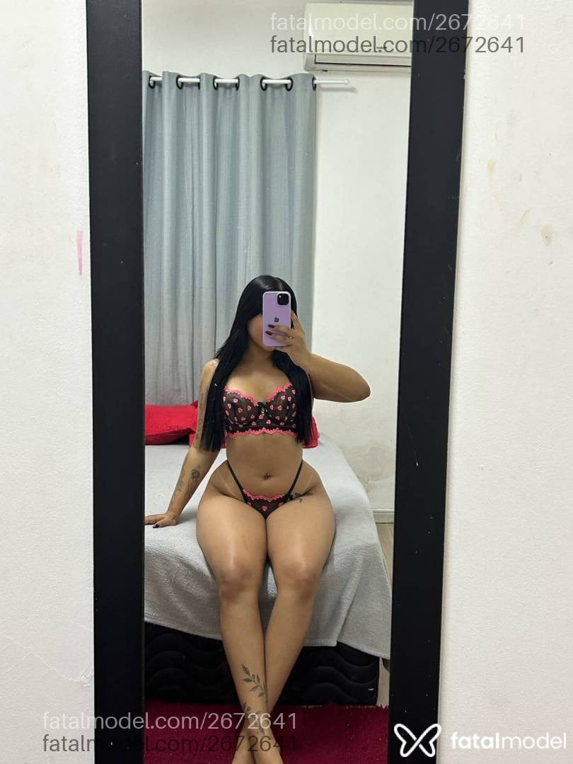 Acompanhante mulher morena (o) de olhos castanhos - Pérola