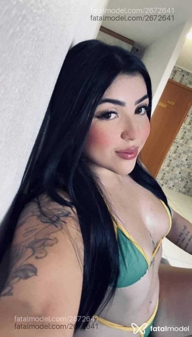Acompanhante mulher morena (o) de olhos castanhos - Pérola