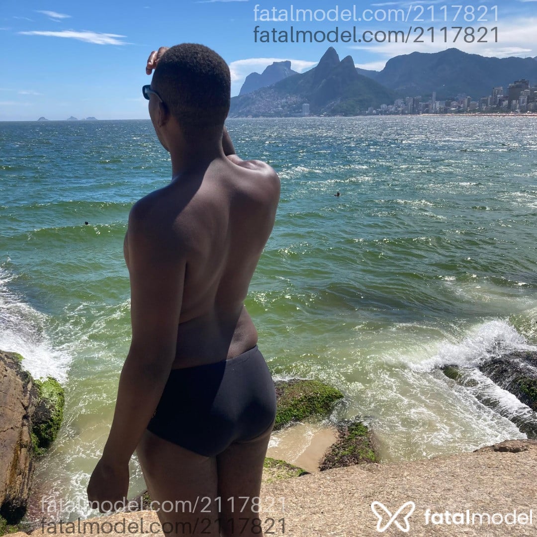 Acompanhante homem sem cabelo de olhos pretos em Nova Iguaçu Acompanhante homem sem cabelo de olhos pretos em Nova Iguaçu - Guilherme