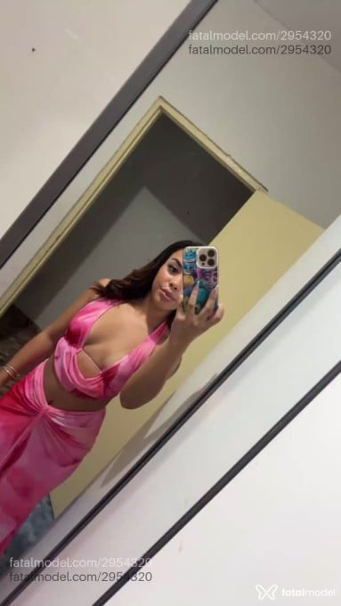 Acompanhante mulher morena (o) de olhos castanhos - Michelly