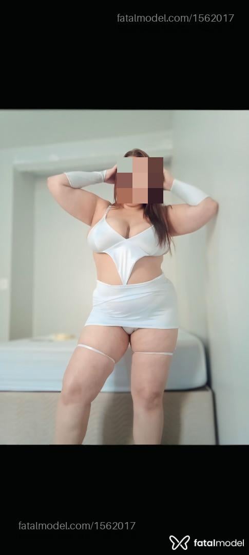 Acompanhante mulher com cabelo castanho de olhos castanhos - Nicole