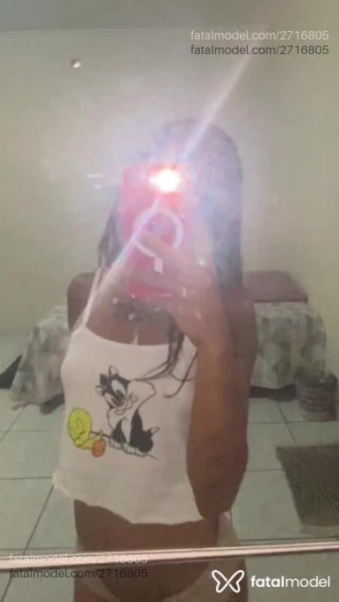 Acompanhante mulher com cabelo colorido de olhos pretos em Porto Velho - Letícia Silva