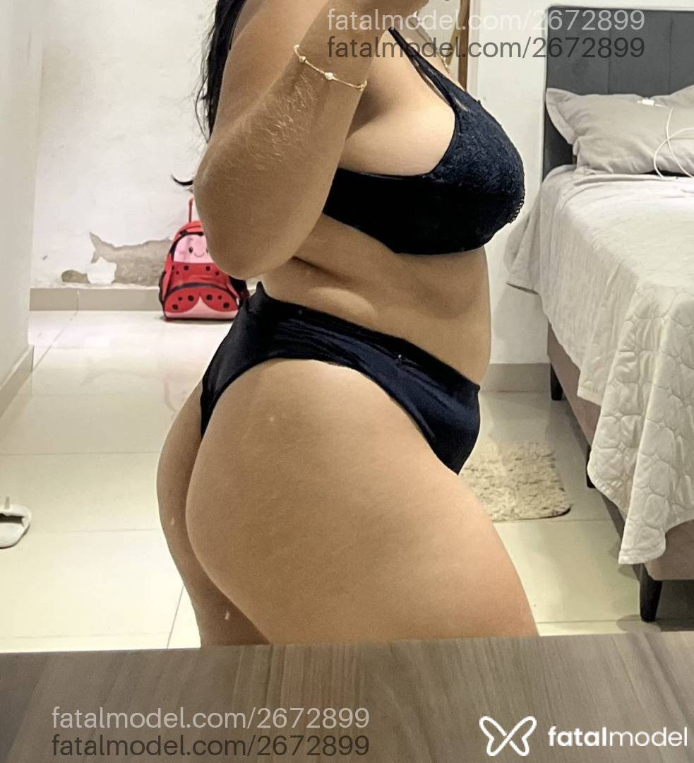 Acompanhante mulher morena (o) de olhos castanhos em Virtual Acompanhante mulher morena (o) de olhos castanhos em Virtual - Juliana