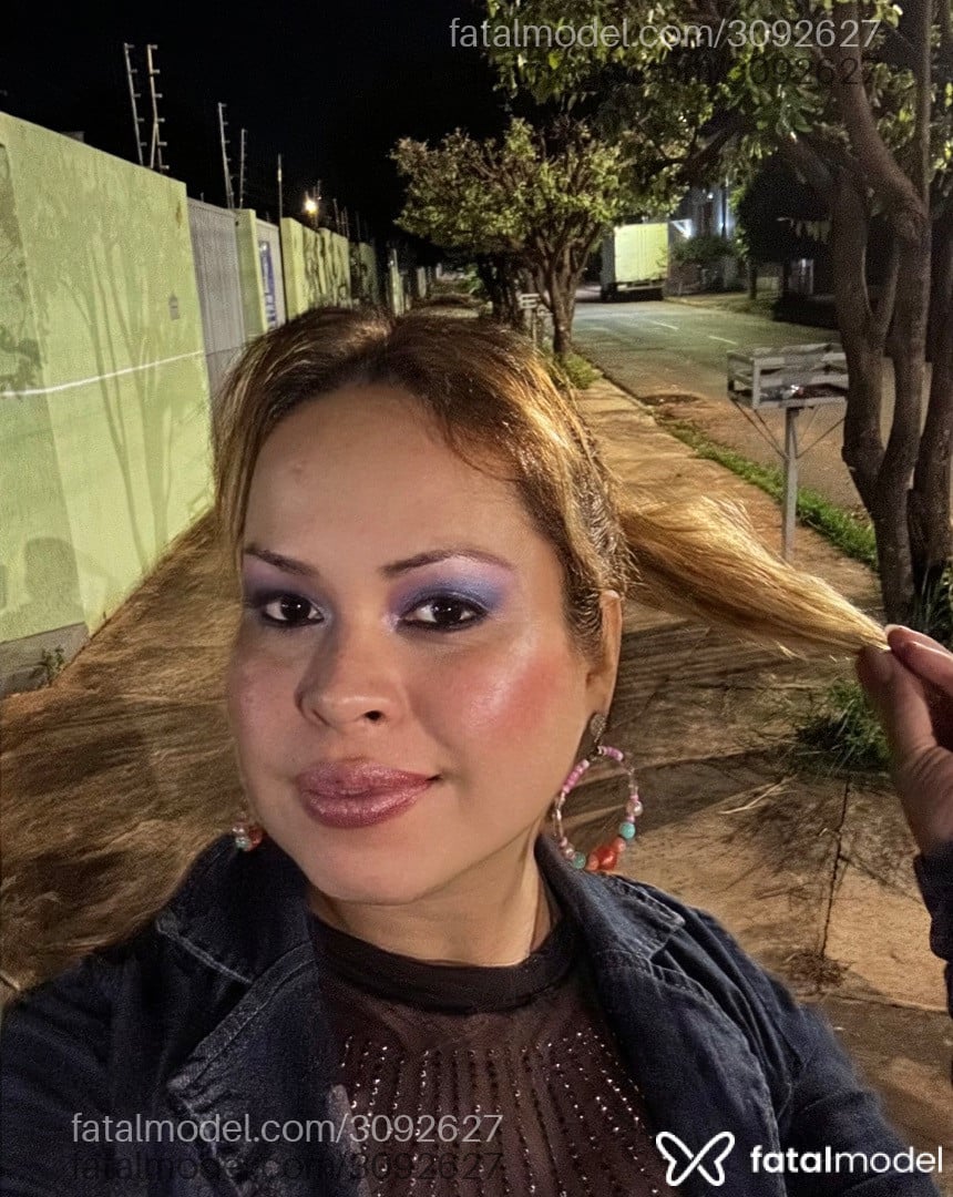 Acompanhante não-binário loira (o) de olhos castanhos em Corumbá - Kariele Santos arr