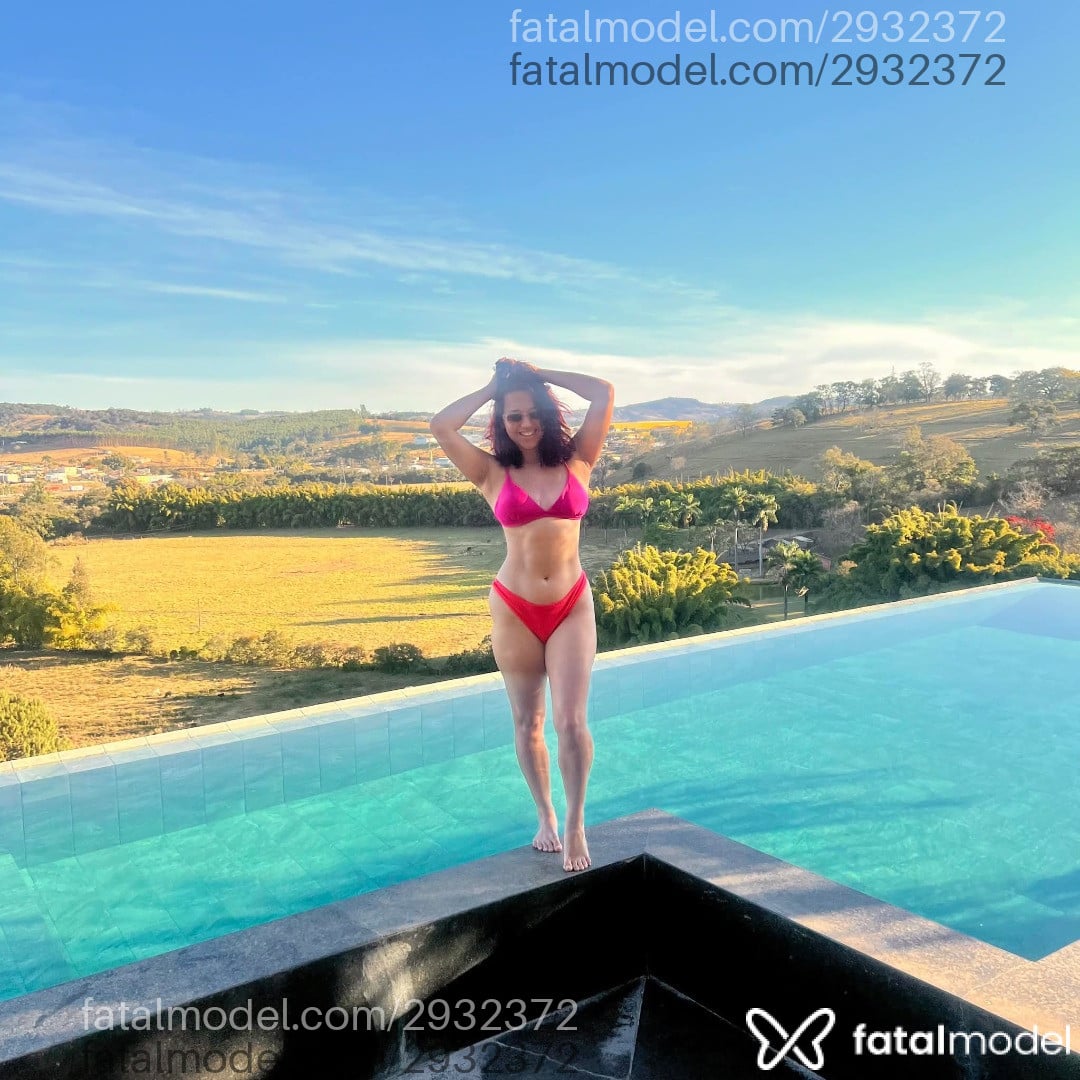 Acompanhante mulher com cabelo castanho de olhos azuis em Divinópolis - Marcella